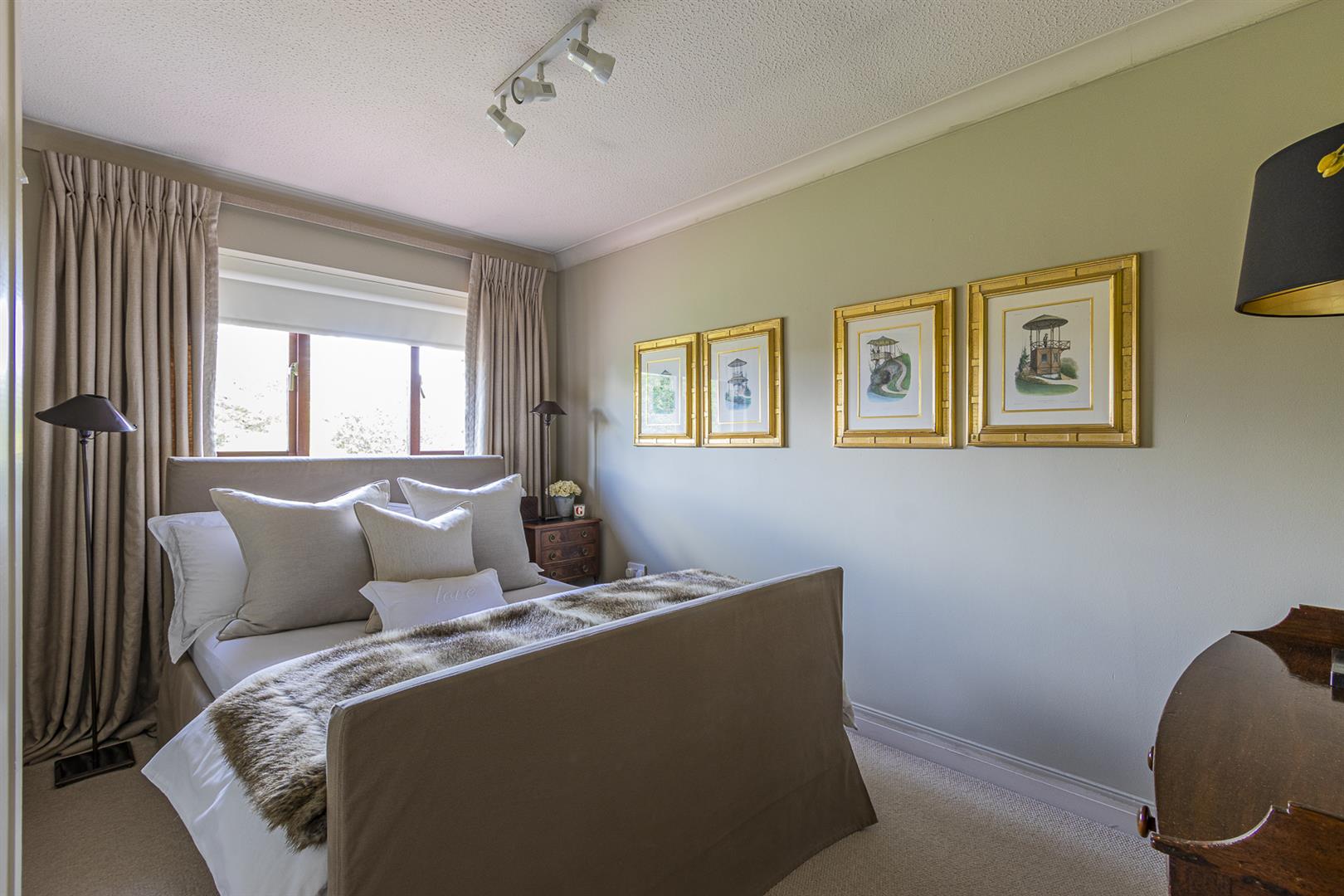 MAESYCOED ROAD, HEATH, CARDIFF Jeffrey Ross Estate Agents